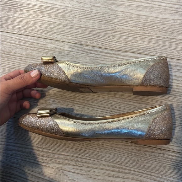 Salvatore Ferragamo Champagne Gold Glitter Ballerina Flats W/Bow size 8 1/2 - Picture 5 of 11